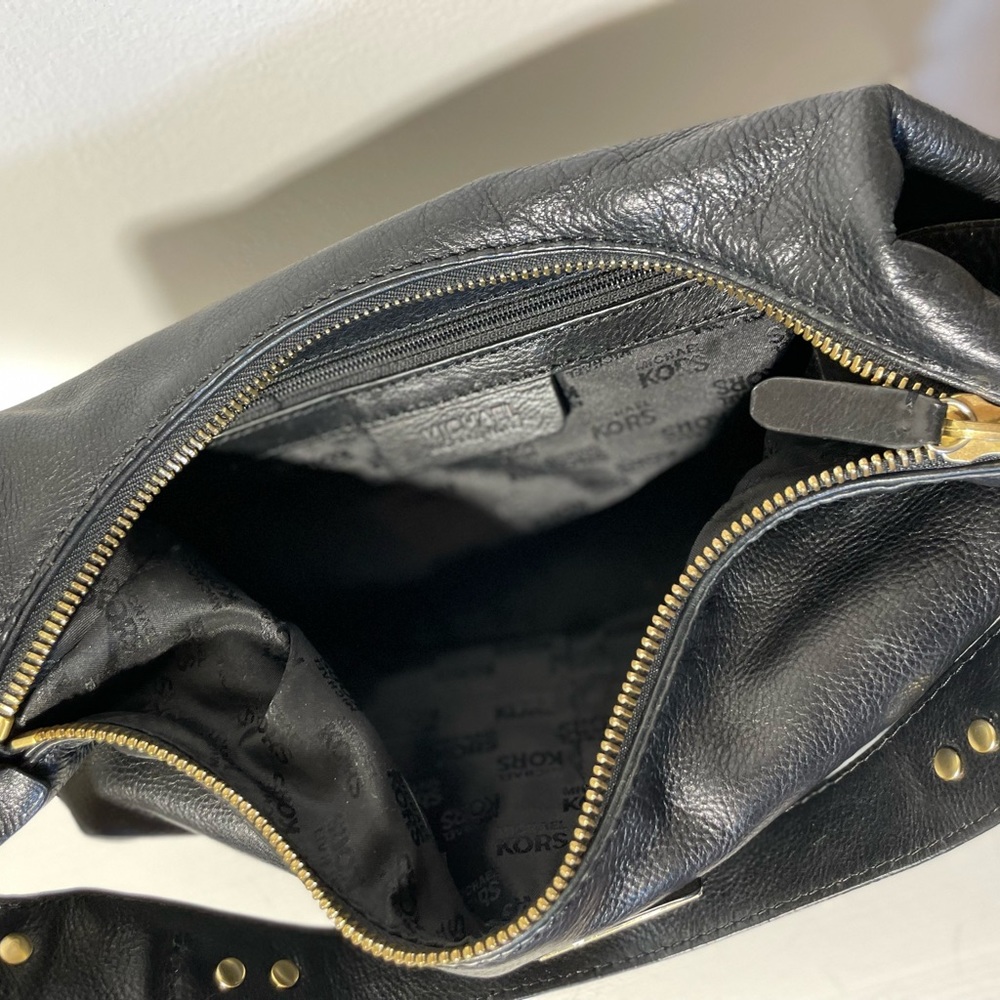 MICHAEL KORS black leather handbag with gold hardware - Picture 7 of 7